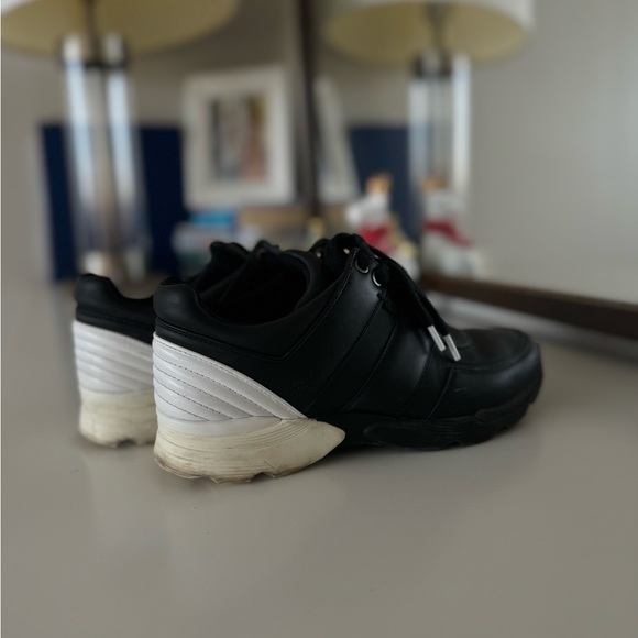 Chanel black-white leather sneakers - Picture 5 of 6